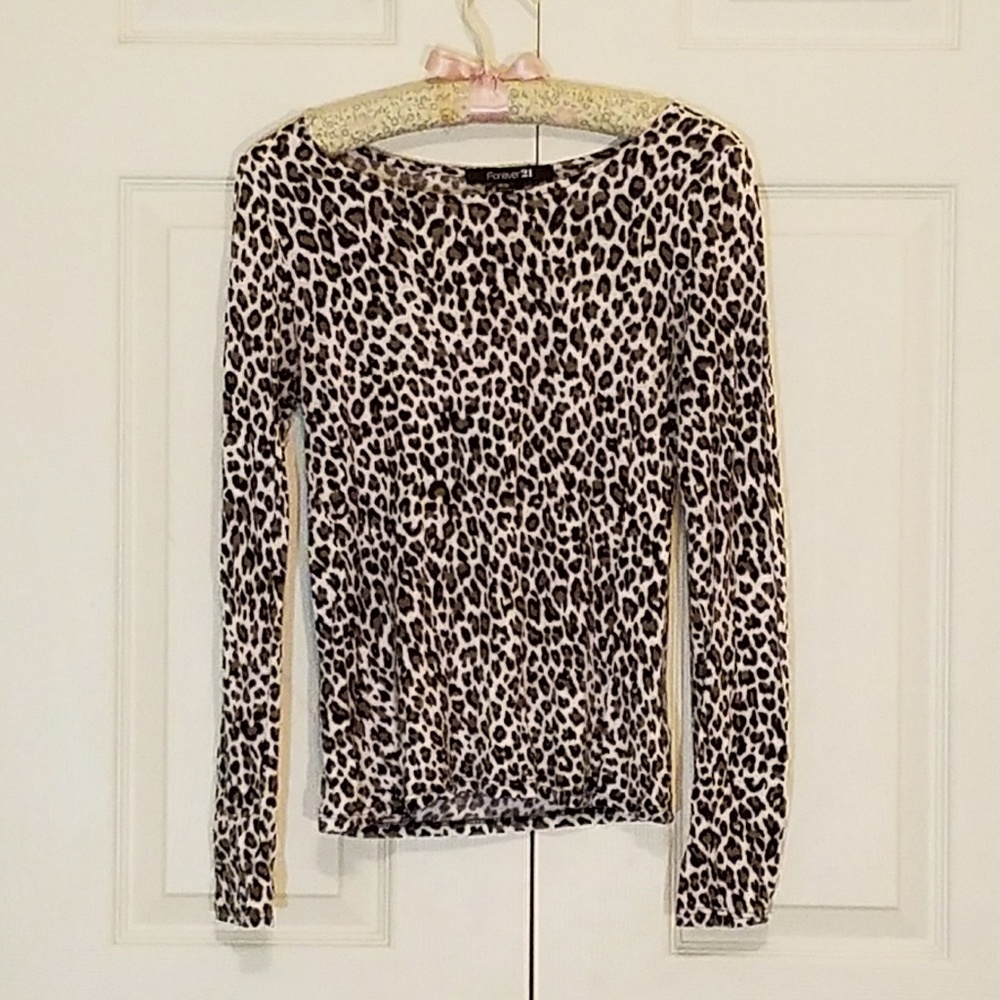 Leopard Print Top 🐆